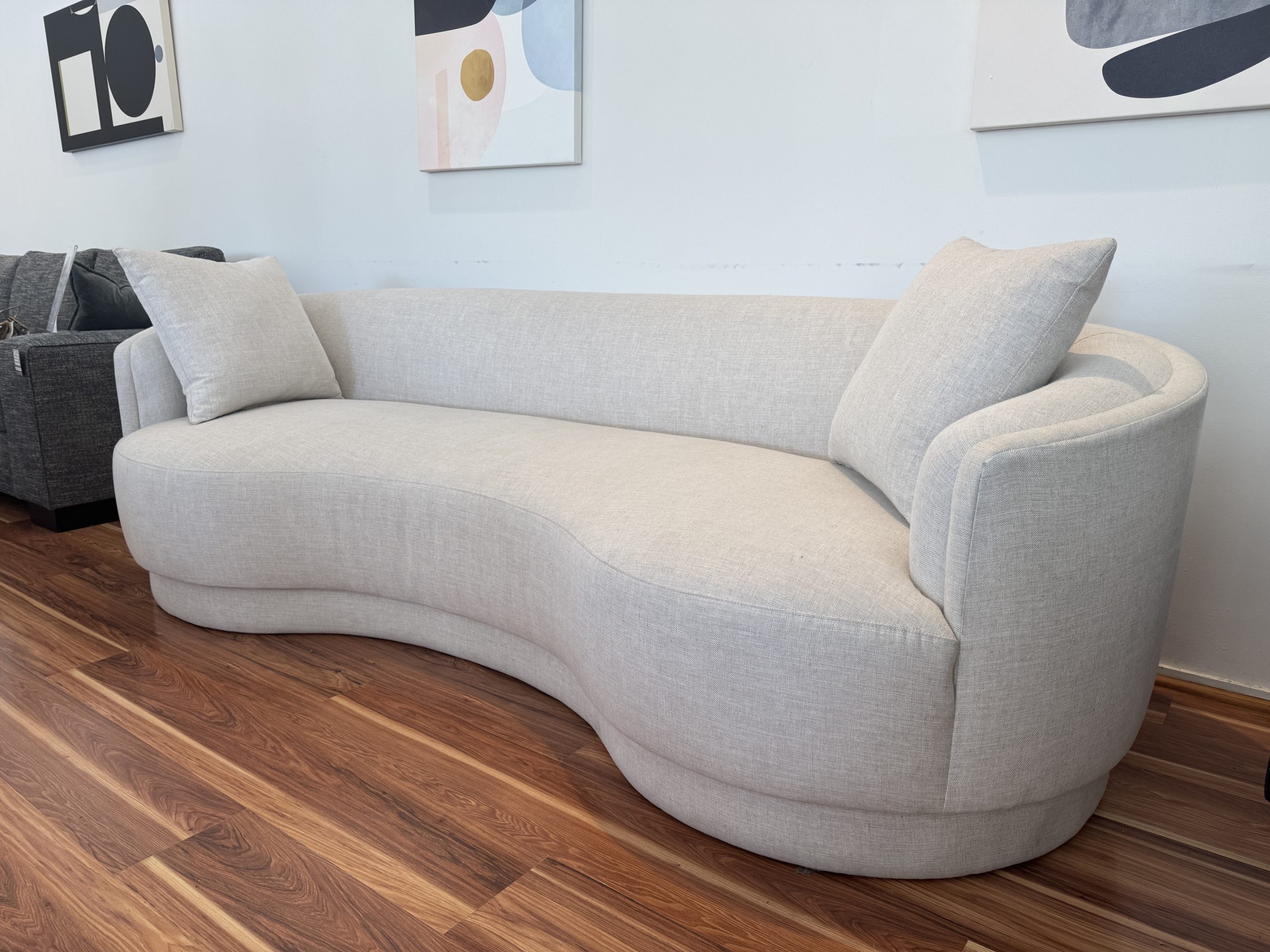 Bancroft sofa curved 96"